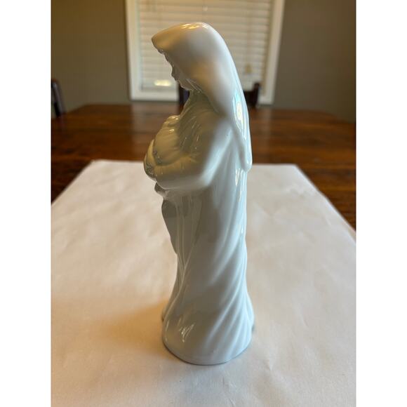 Virgin Mother Mary Madonna & Baby Jesus Statue House of Lloyd 1988 - Picture 7 of 9